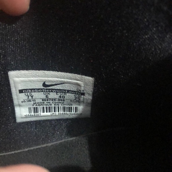 Lebron XIII Multi-Color - Youth 7 - Picture 5 of 7